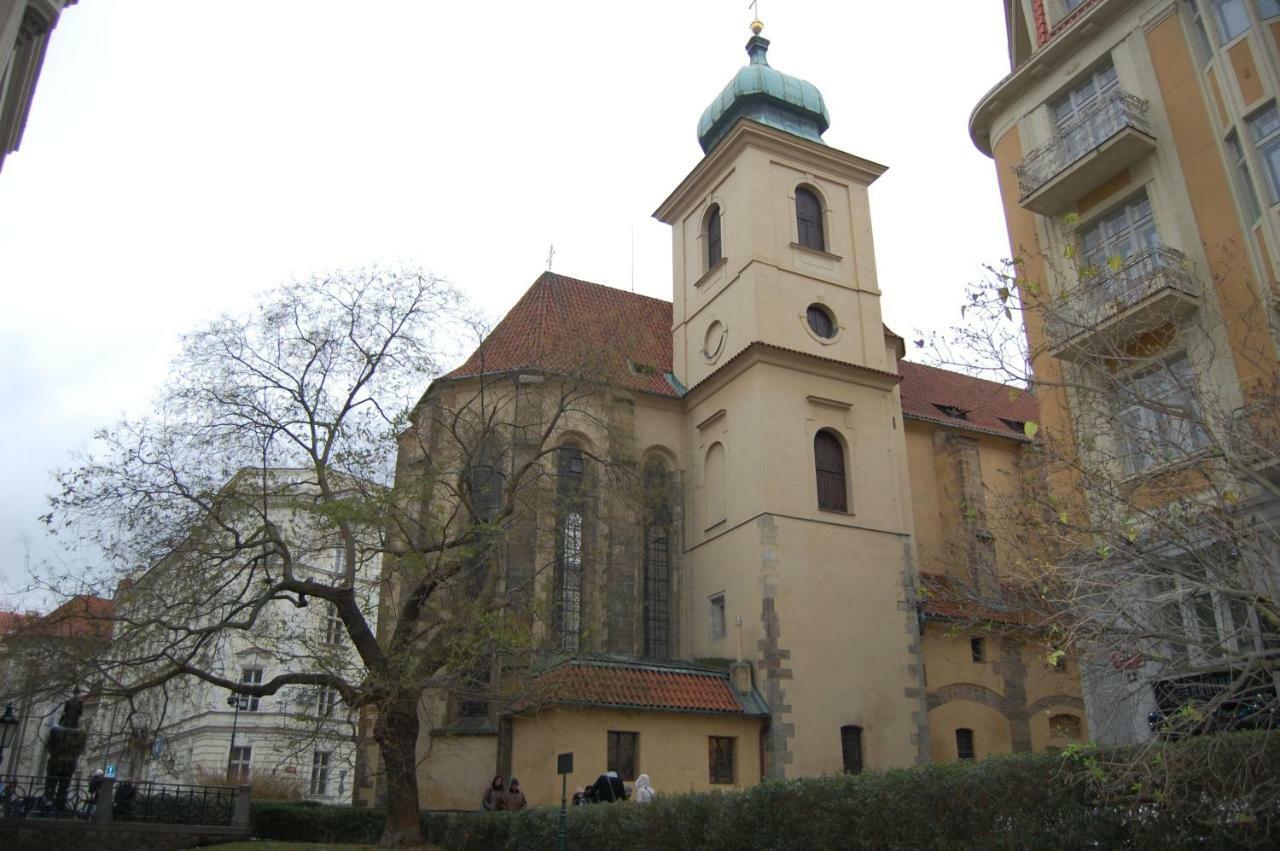 Apartment In The Heart Of Praag Buitenkant foto