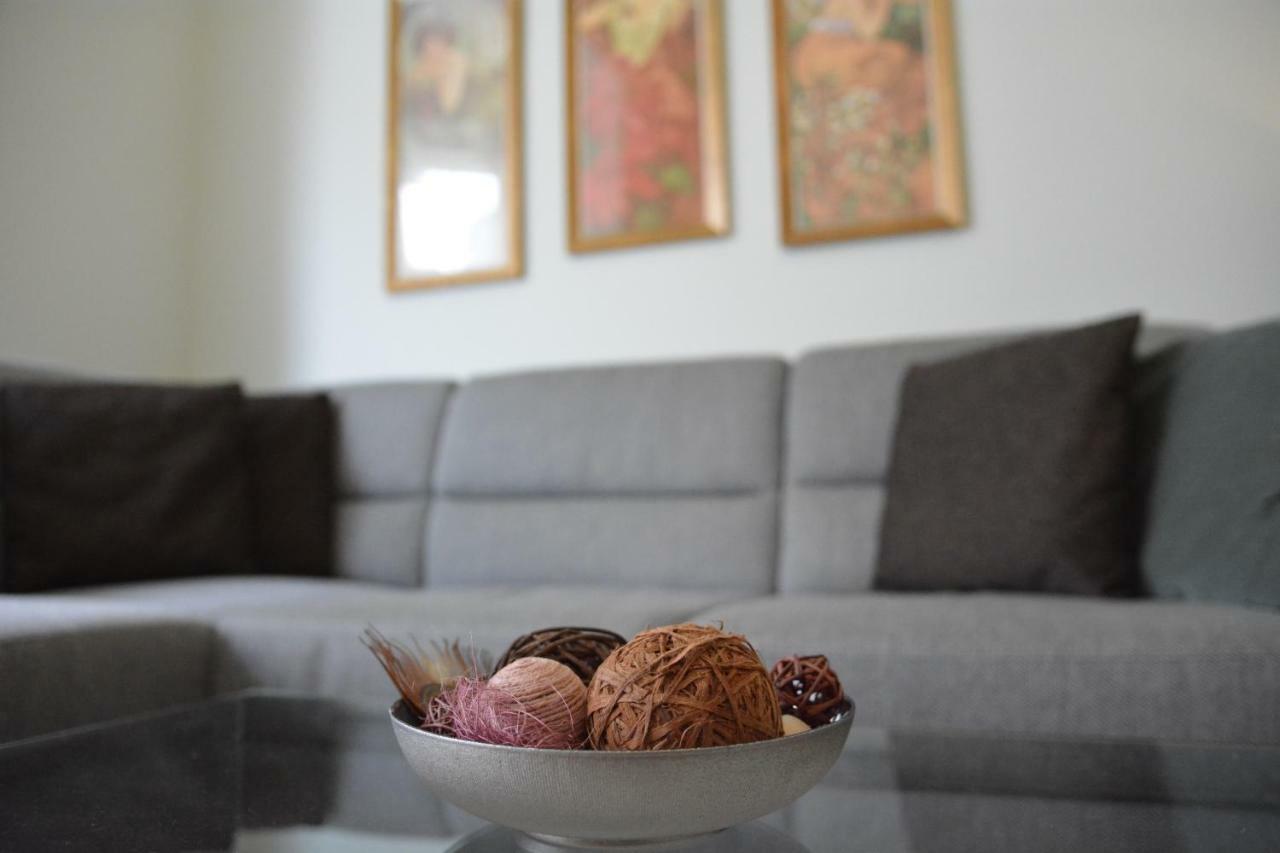 Apartment In The Heart Of Praag Buitenkant foto