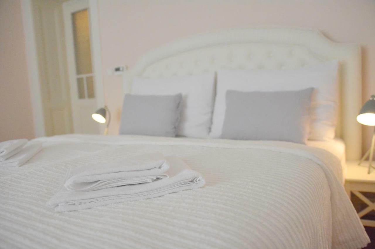 Apartment In The Heart Of Praag Buitenkant foto