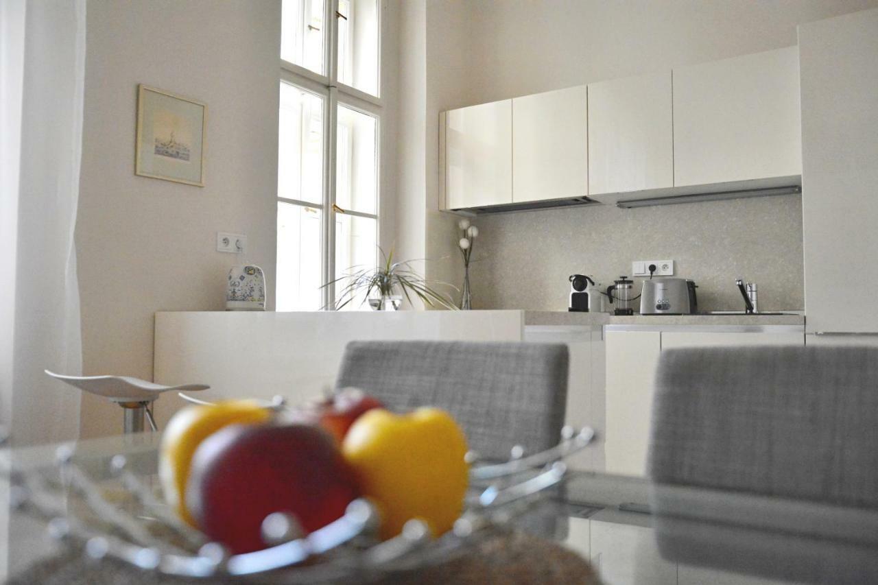 Apartment In The Heart Of Praag Buitenkant foto