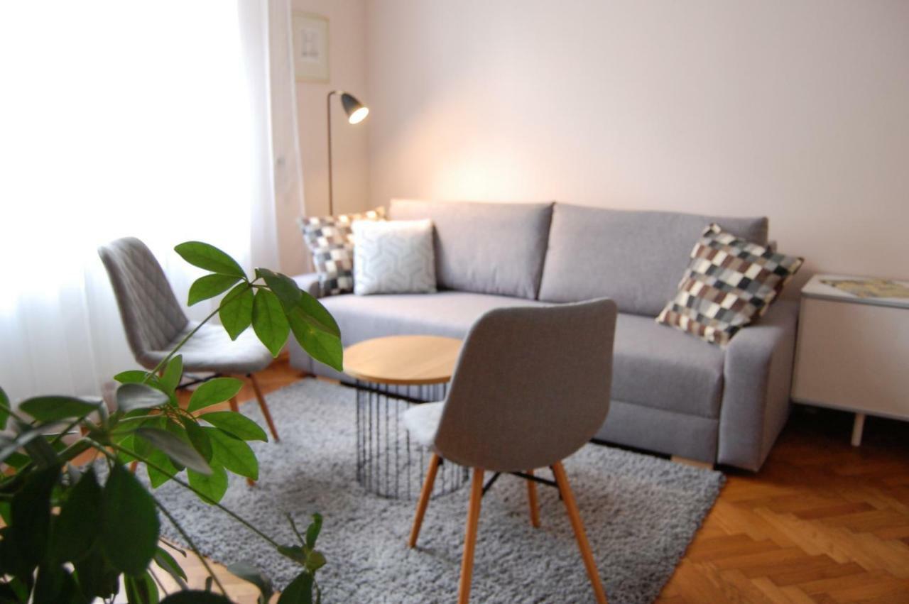 Apartment In The Heart Of Praag Buitenkant foto